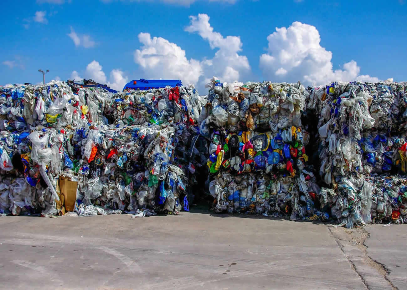 naem-2018-article-bales-rigid-film-plastics-collected-stacked-700x500