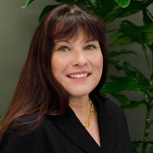 naem-2021-conference-emis-2021-speakers-laura-herron-aptim-1200x1200