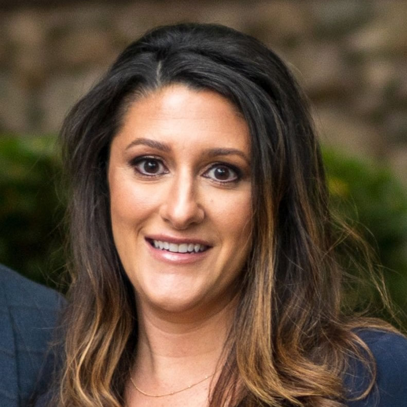 naem-impact-sustainability-2021-conference-speakers-jordana-shawler-schneider-electric-800x800