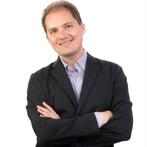 staff-headshots-2021-tanner-johnston-800x800